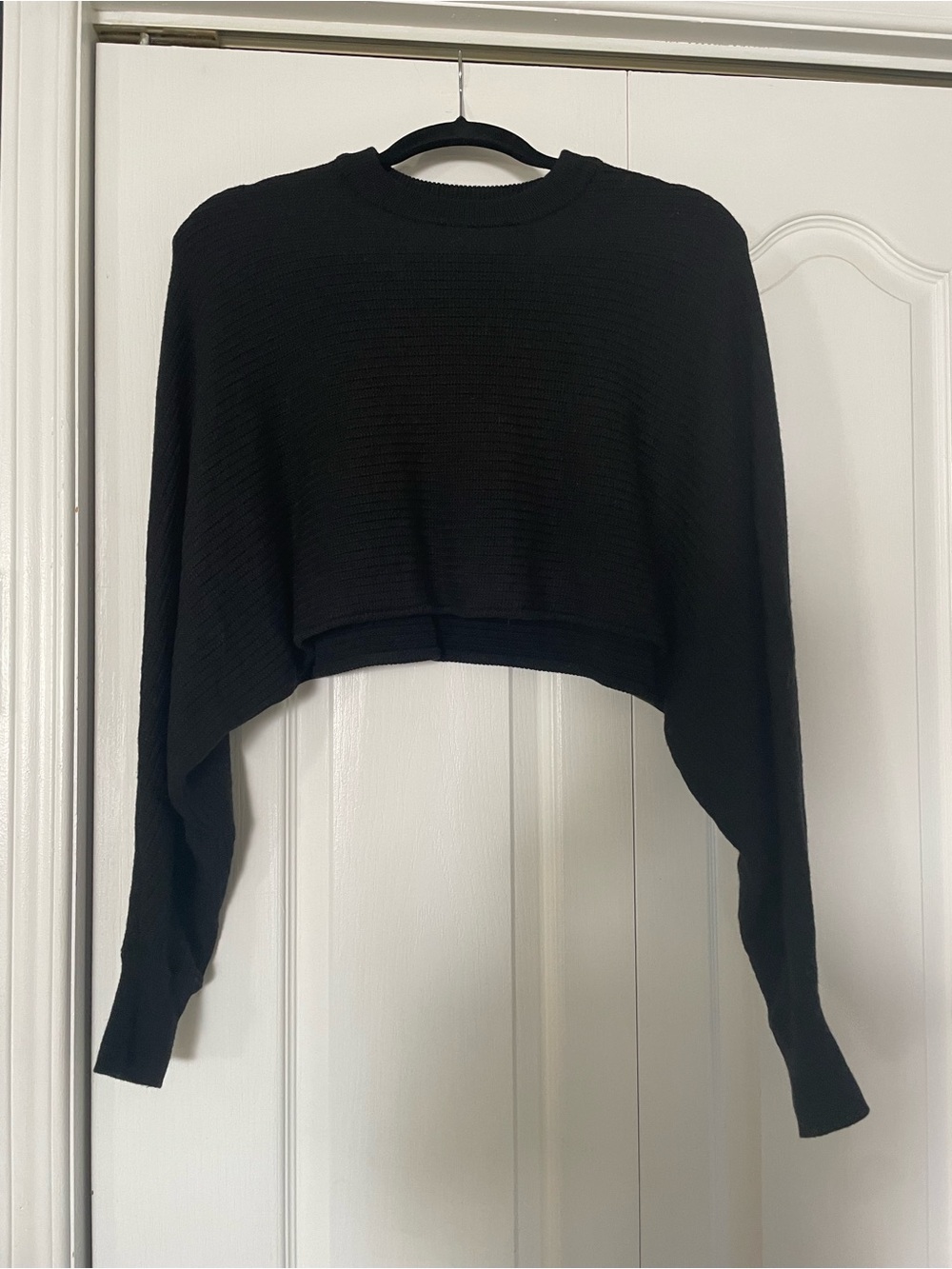 Aritzia Black Cropped Long-Sleeve Knit Sweater